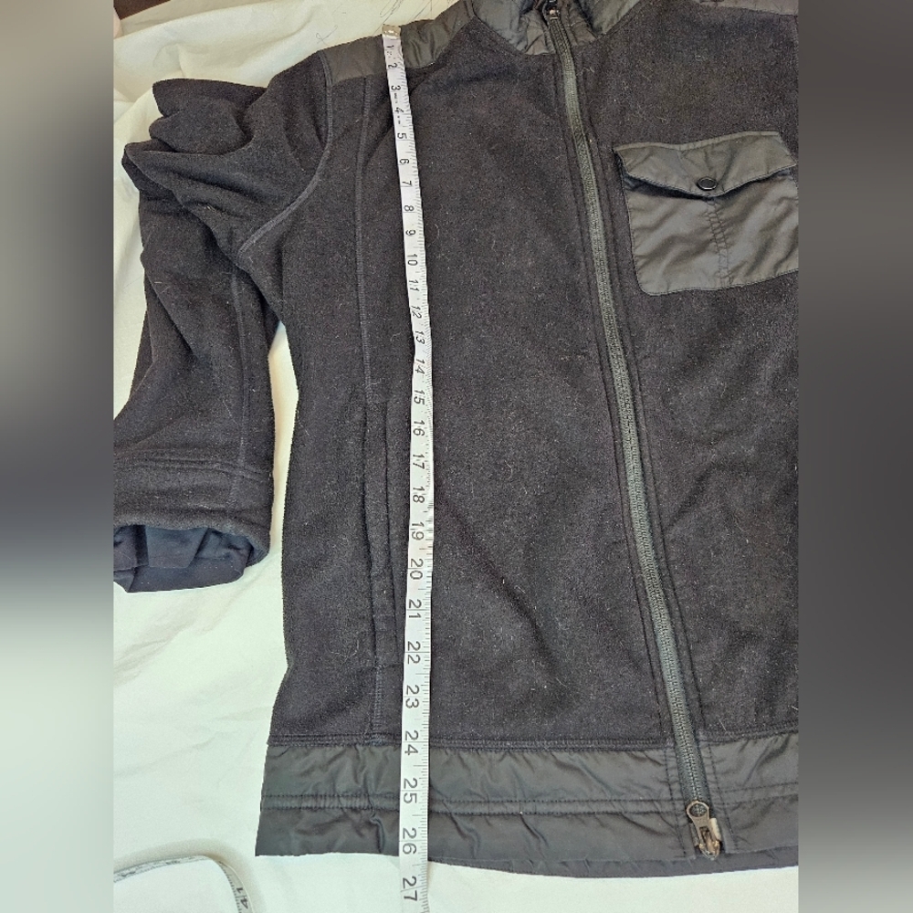 Lululemon Men's Full Zip-Up Fleece. Measurements in pictures - Picture 12 of 15